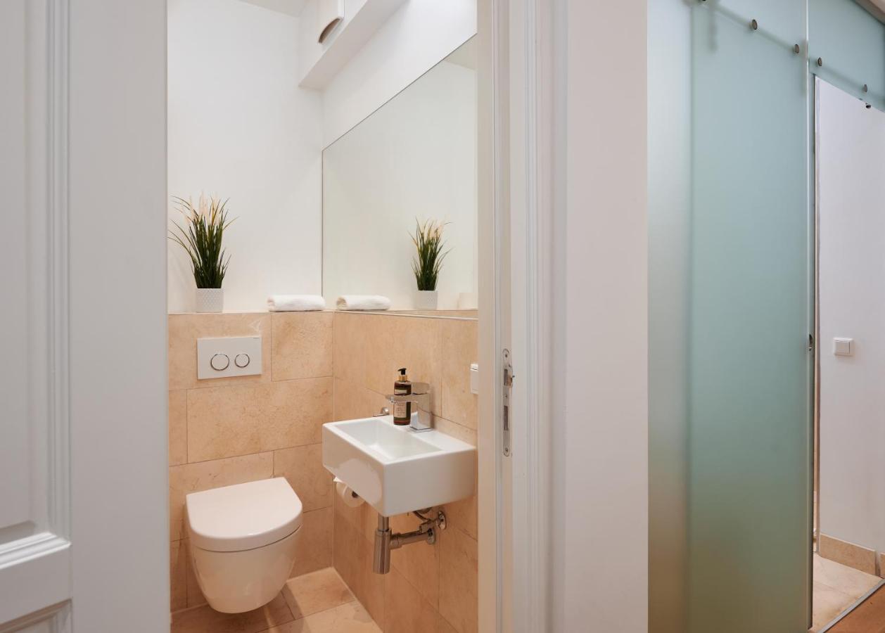 35Qm Deluxe Apartment Suites Im Stil Design Hotel Vosteen Naehe Der Kaiserburg 뉘른베르크 외부 사진